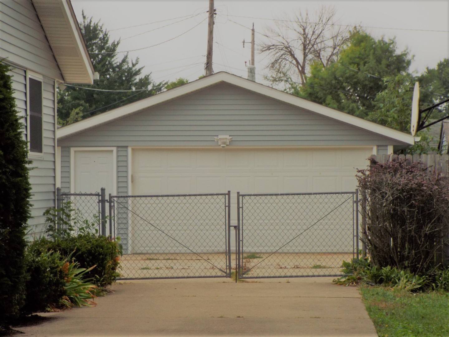 Just Listed! 6915 45th St in Forest Park Sub Kenosha,